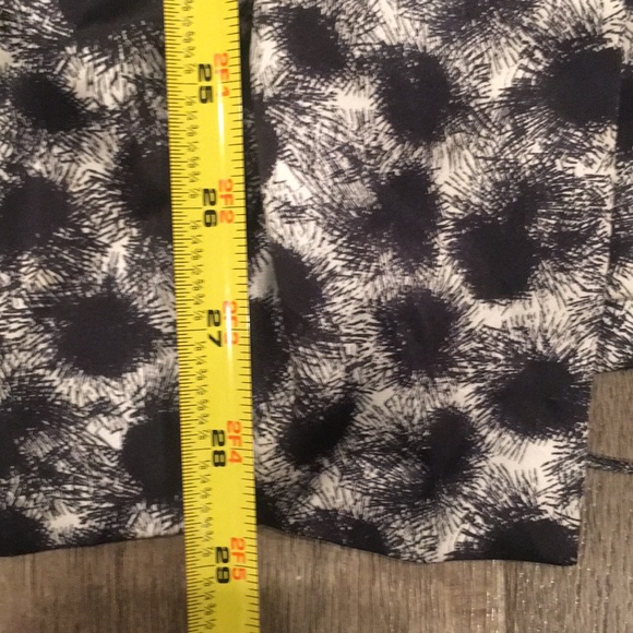 Hugo Boss Silk Black White Sleeveless Shirt - Picture 6 of 8